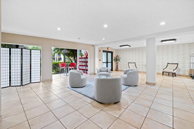 3605 S Ocean Boulevard 229, Palm Beach, FL 33480