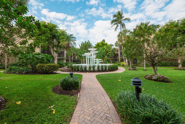 3605 S Ocean Boulevard 229, Palm Beach, FL 33480