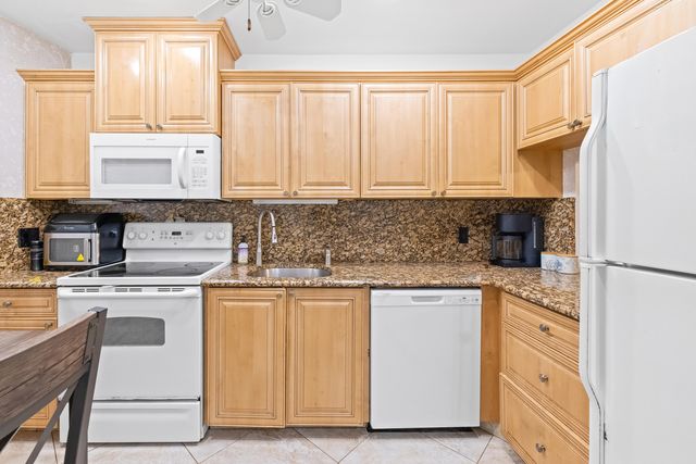 3605 S Ocean Boulevard 229, Palm Beach, FL 33480