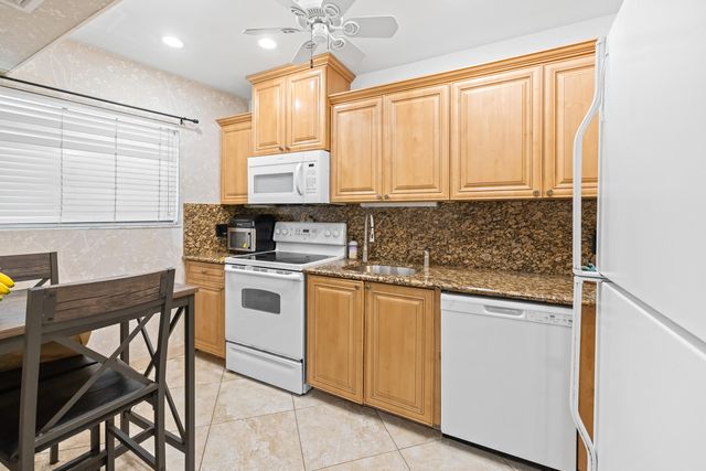 3605 S Ocean Boulevard 229, Palm Beach, FL 33480