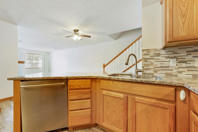 16427 Elm Creek Lane 5038, Lakeville, MN 55044