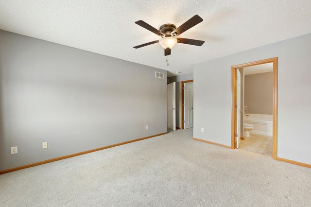 16427 Elm Creek Lane 5038, Lakeville, MN 55044