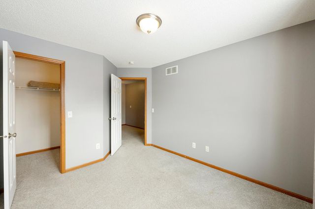 16427 Elm Creek Lane 5038, Lakeville, MN 55044