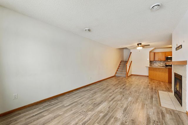 16427 Elm Creek Lane 5038, Lakeville, MN 55044