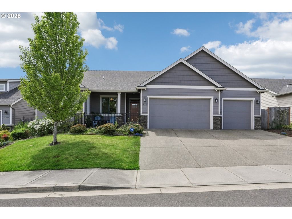 Image 1 of property listing at 772 E ROOSEVELT St, Carlton, OR 97111