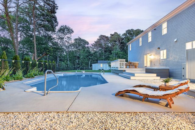 37 Autumn Court, Brewster, MA 02631
