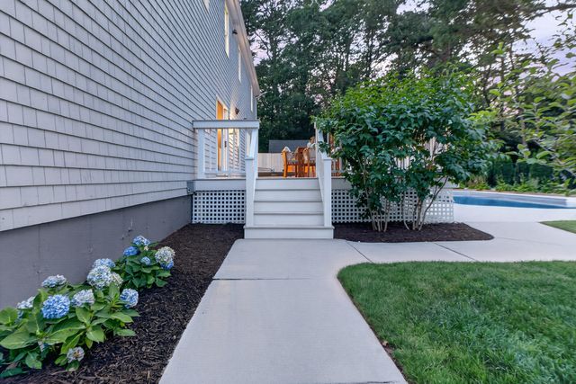 37 Autumn Court, Brewster, MA 02631