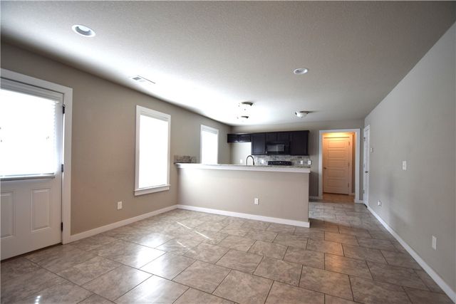 710 Willowpoint Road, Bentonville, AR 72712