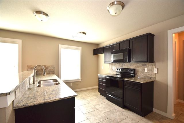 710 Willowpoint Road, Bentonville, AR 72712