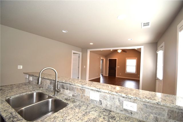 710 Willowpoint Road, Bentonville, AR 72712