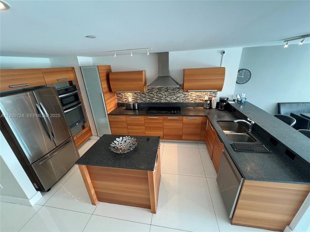 2950 NE 188th St 531, Aventura, FL 33180