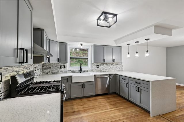 1000 Woodland Rd, Blawnox, PA 15238