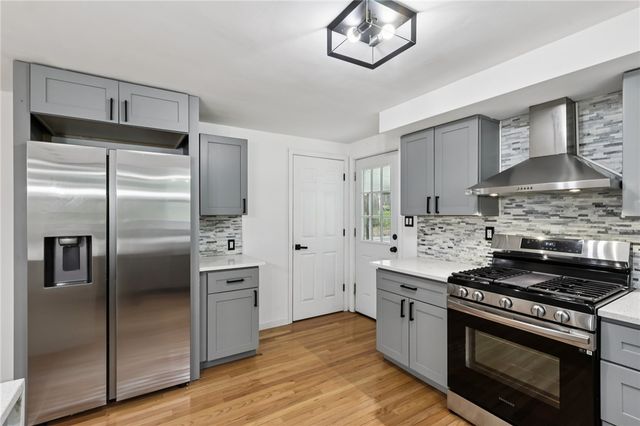 1000 Woodland Rd, Blawnox, PA 15238