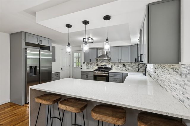 1000 Woodland Rd, Blawnox, PA 15238