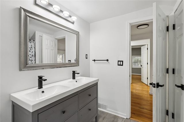 1000 Woodland Rd, Blawnox, PA 15238