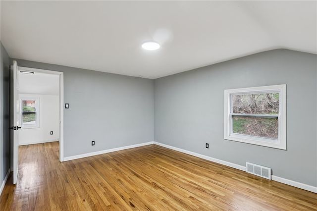 1000 Woodland Rd, Blawnox, PA 15238