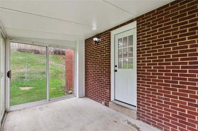 1000 Woodland Rd, Blawnox, PA 15238