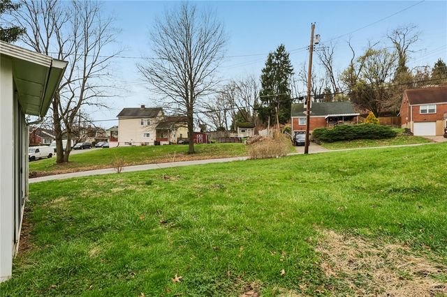 1000 Woodland Rd, Blawnox, PA 15238