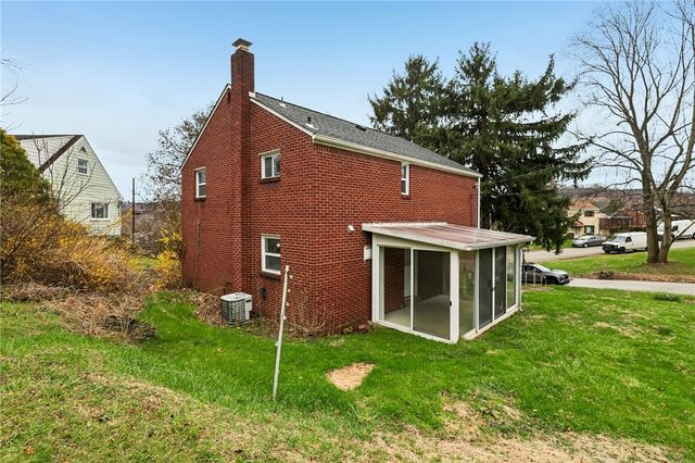 1000 Woodland Rd, Blawnox, PA 15238