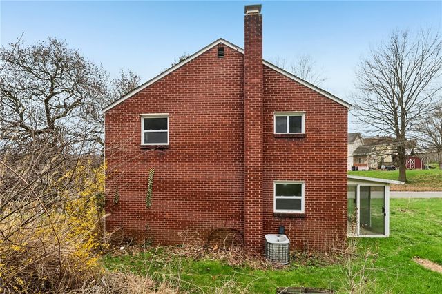 1000 Woodland Rd, Blawnox, PA 15238