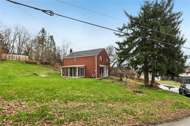 1000 Woodland Rd, Blawnox, PA 15238