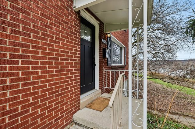 1000 Woodland Rd, Blawnox, PA 15238