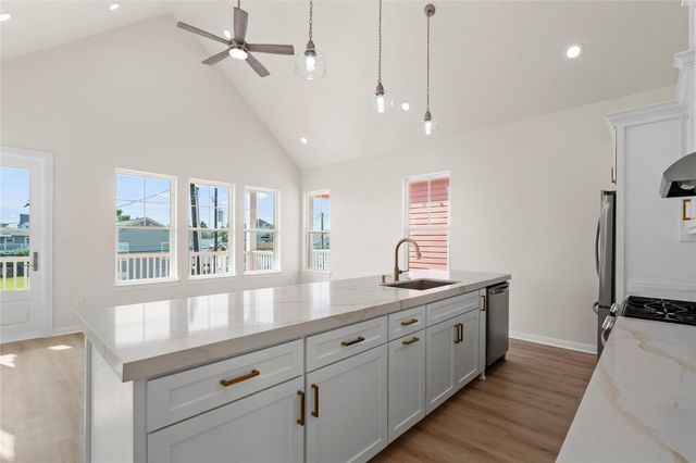 1104 62nd Street, Galveston, TX 77551