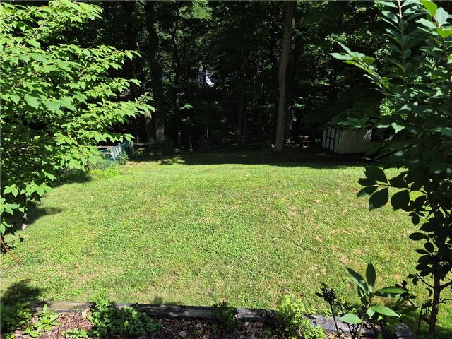 170 Spring Grove Rd, Penn Hills, PA 15235