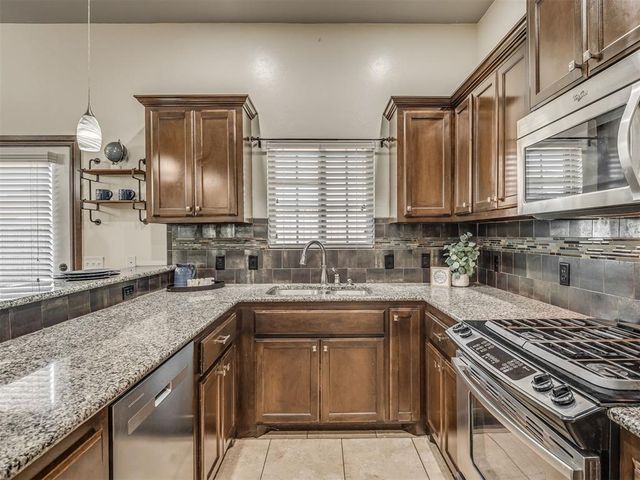 4017 Acoma Drive, Moore, OK 73160