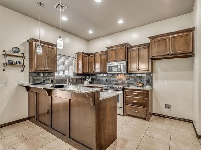 4017 Acoma Drive, Moore, OK 73160