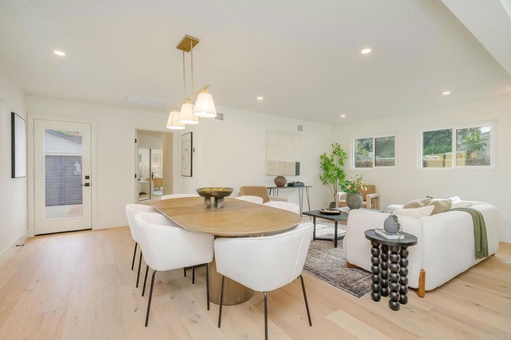 Image 10 of property listing at 4210 Alcove Ave, Studio City, CA 91604