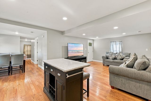24 Lummus Ct, Lynn, MA 01904