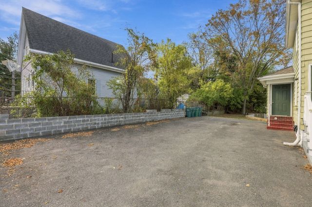 24 Lummus Ct, Lynn, MA 01904