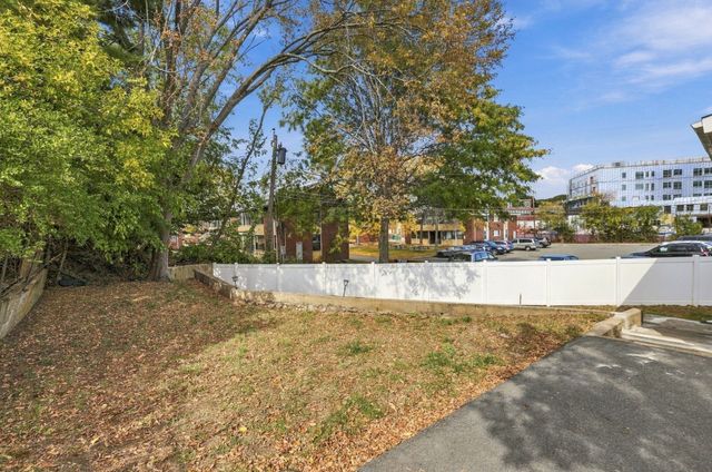 24 Lummus Ct, Lynn, MA 01904
