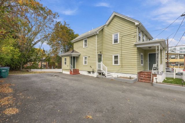 24 Lummus Ct, Lynn, MA 01904