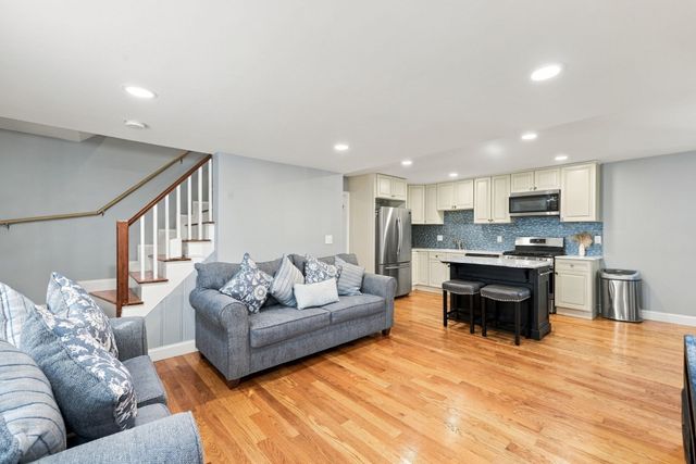 24 Lummus Ct, Lynn, MA 01904