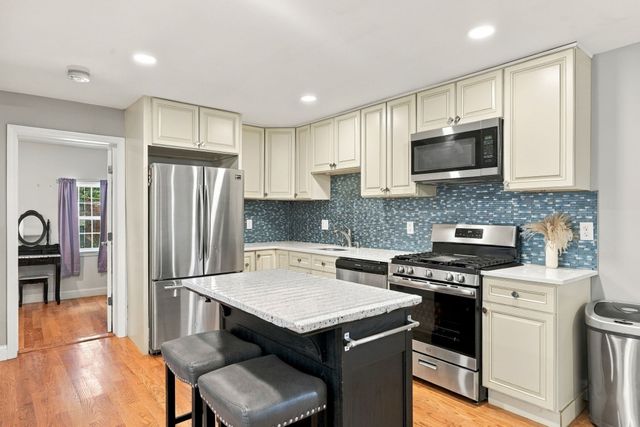 24 Lummus Ct, Lynn, MA 01904