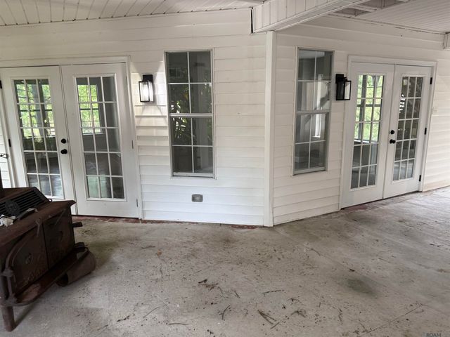 58416 Bayou Rd, Plaquemine, LA 70764