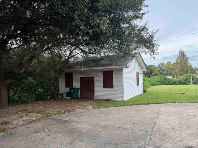 58416 Bayou Rd, Plaquemine, LA 70764