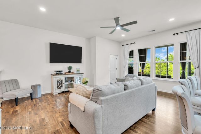 3 Raccoon Lane, Barnegat, NJ 08005