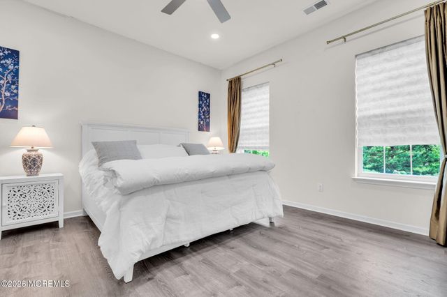 3 Raccoon Lane, Barnegat, NJ 08005