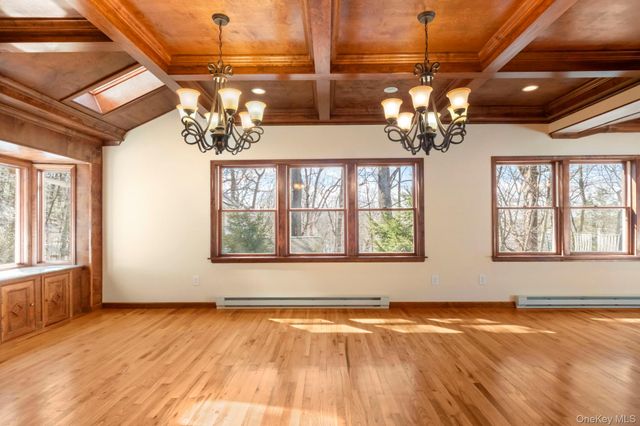 21 Jackson Road, Mahopac, NY 10541