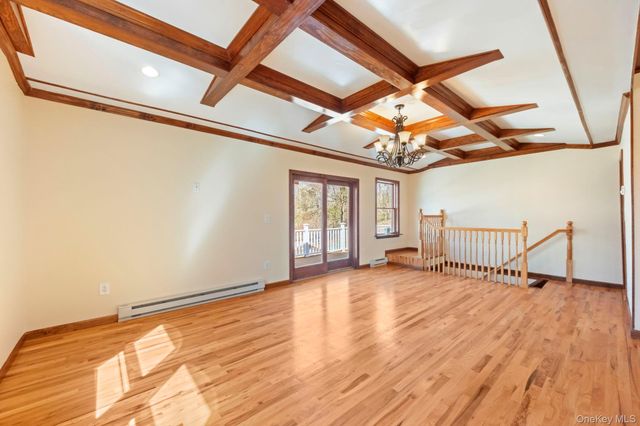 21 Jackson Road, Mahopac, NY 10541