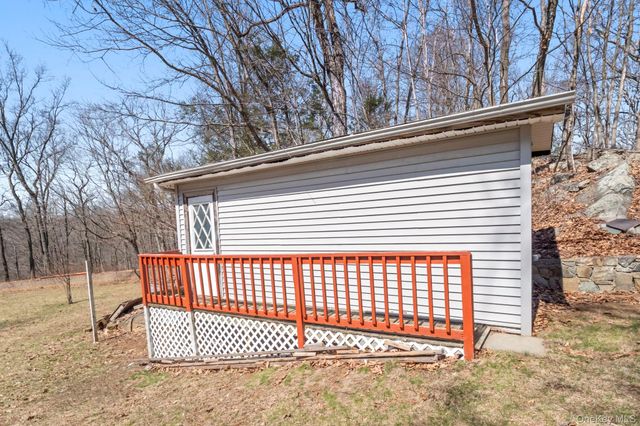 21 Jackson Road, Mahopac, NY 10541