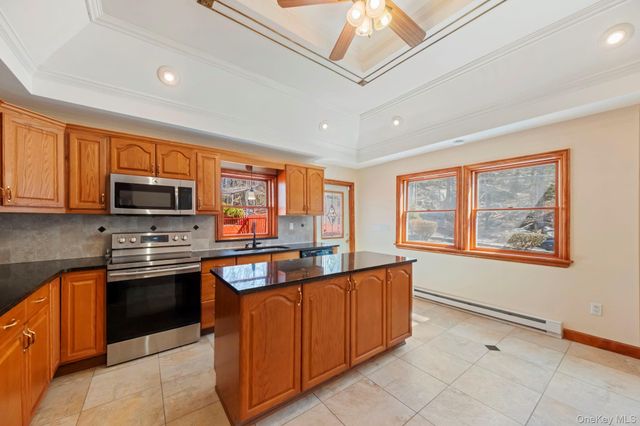 21 Jackson Road, Mahopac, NY 10541