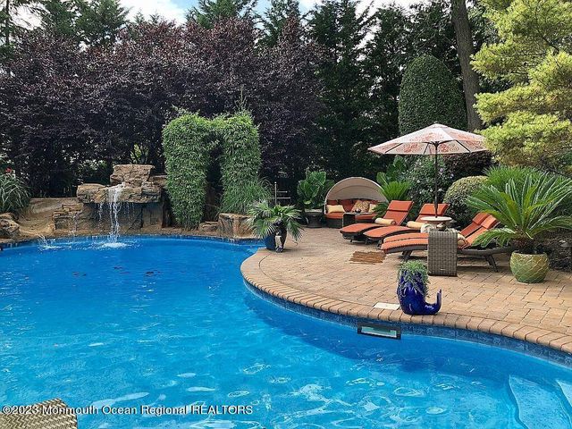 8 Judy Road, Eatontown, NJ 07724