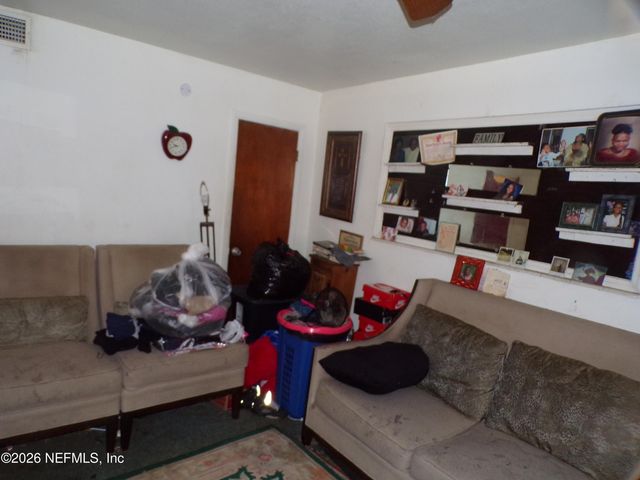 6946 JACK HORNER Lane, Jacksonville, FL 32210