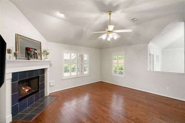 219 Spencer Landing E, La Porte, TX 77571