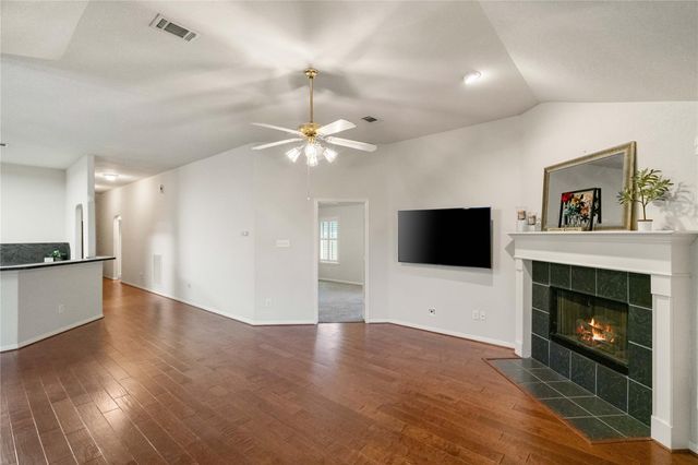 219 Spencer Landing E, La Porte, TX 77571