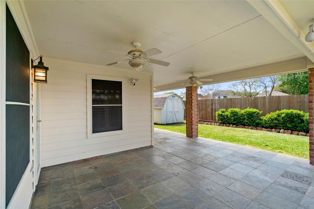 219 Spencer Landing E, La Porte, TX 77571